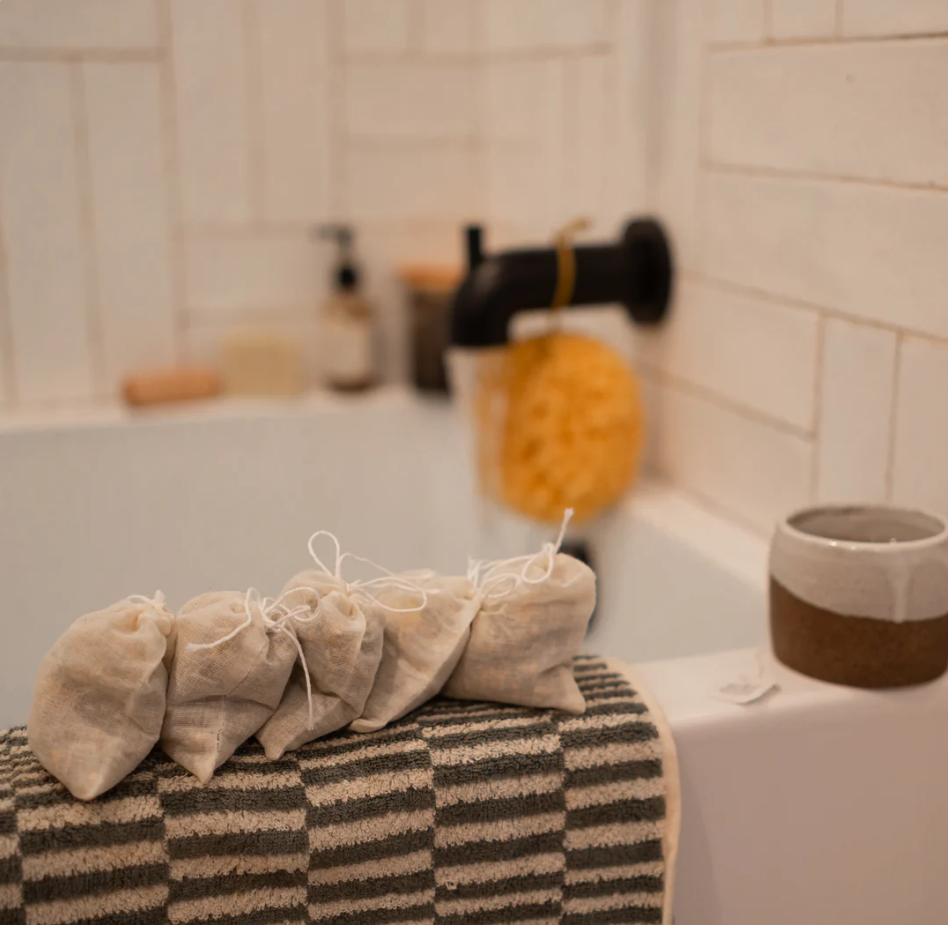 POSTPARTUM HERBAL SITZ BATH BY HONEYBEE HIPPIE