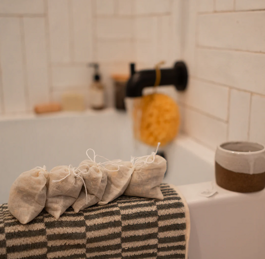 POSTPARTUM HERBAL SITZ BATH BY HONEYBEE HIPPIE