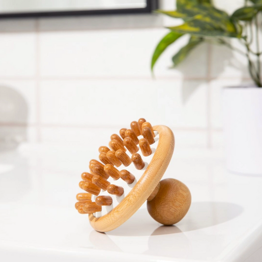 BAMBOO STIMULATING SCALP MASSAGER